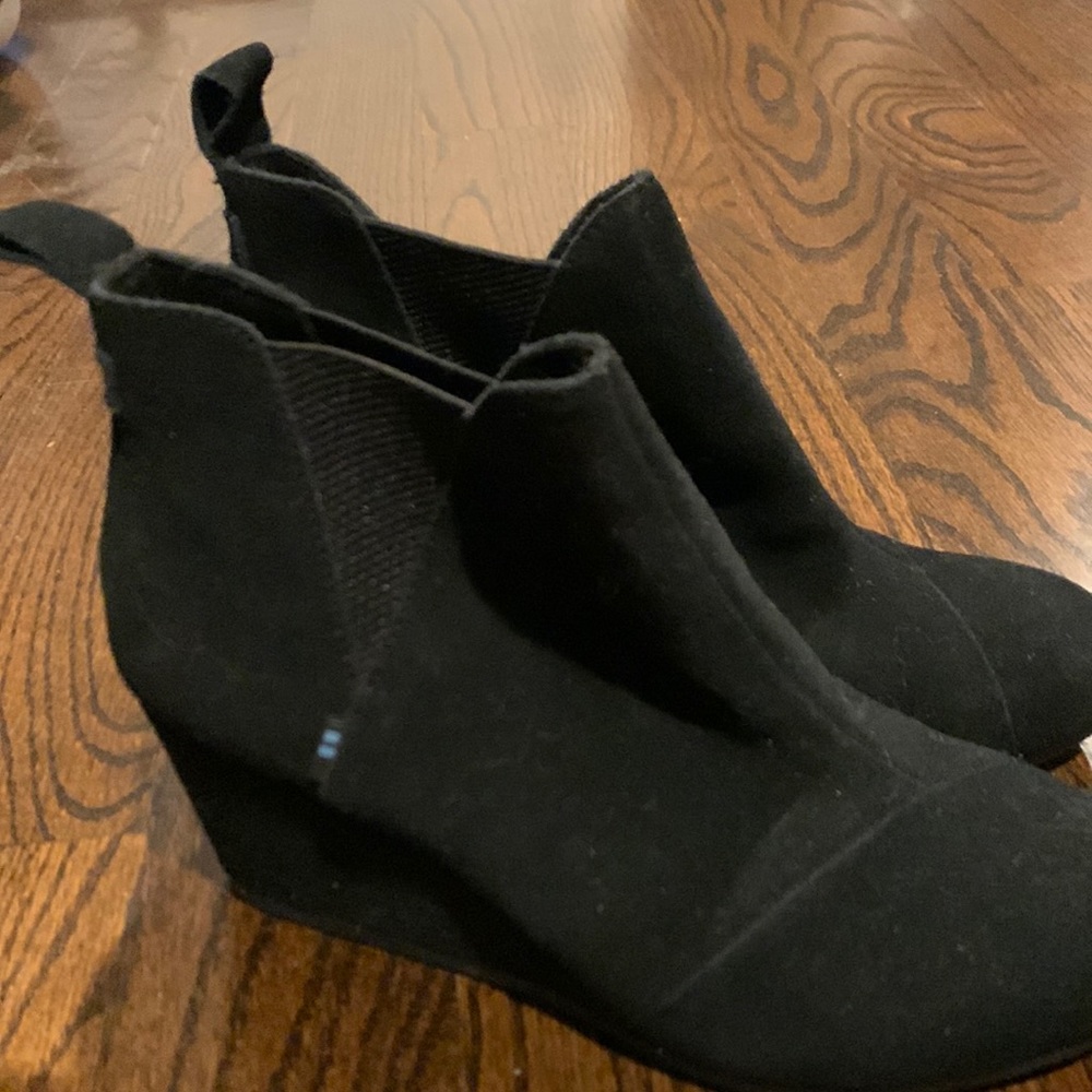 Toms black booties